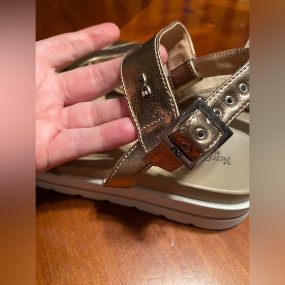 NeroGiardini Womens Size 37 (US 7) Leather Metallic Gold Flatform Sandals - Picture 10 of 16